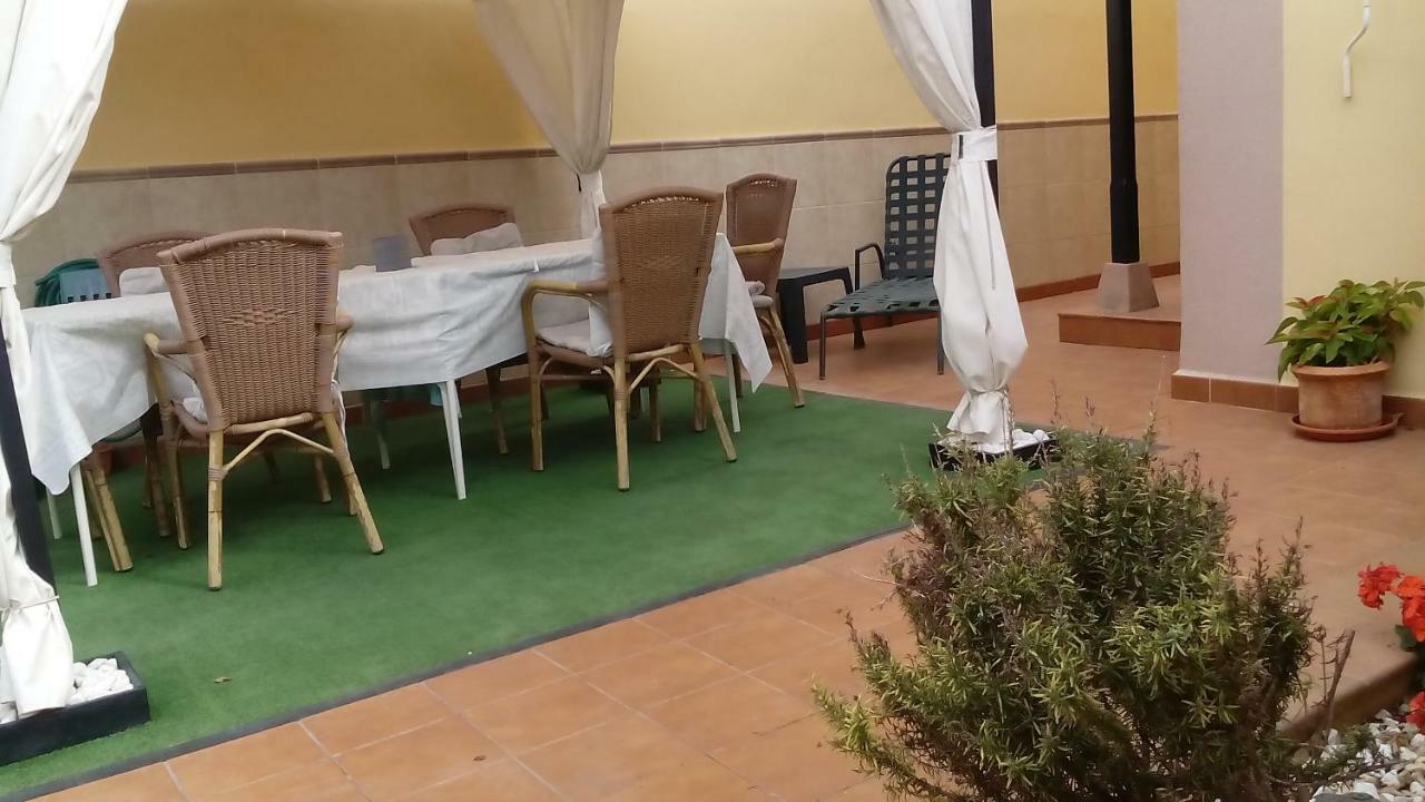 Camelot Villa Arona  Exterior foto